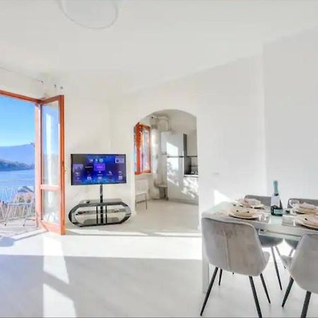 Apartment With View Lake Maggiore/Laveno Mombello מראה חיצוני תמונה
