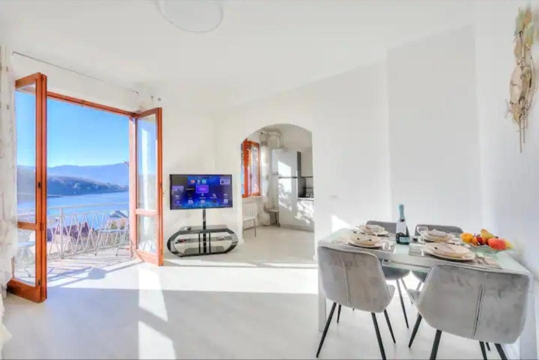 Apartment With View Lake Maggiore/Laveno Mombello מראה חיצוני תמונה