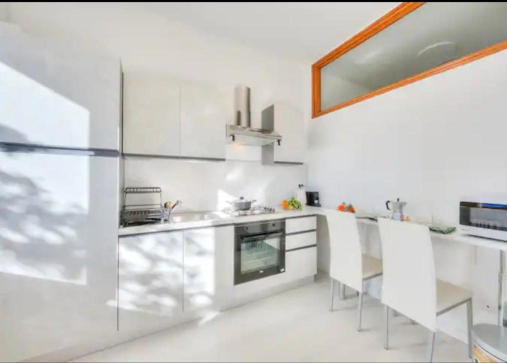 Apartment With View Lake Maggiore/Laveno Mombello מראה חיצוני תמונה