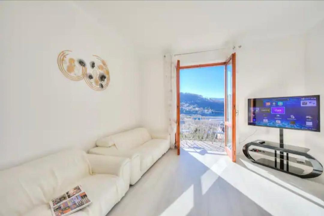 Apartment With View Lake Maggiore/Laveno Mombello מראה חיצוני תמונה